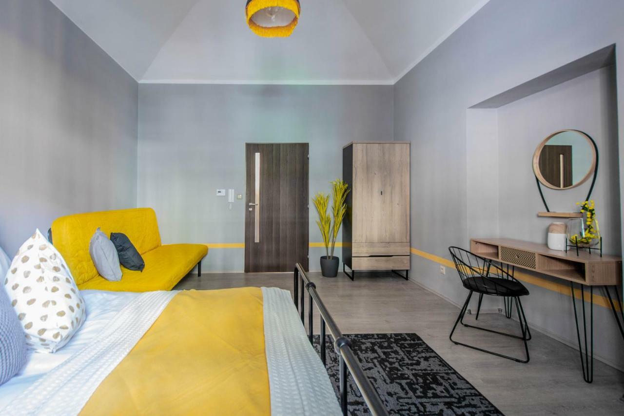 Apartment Stylish Close To Eden Garden Prague